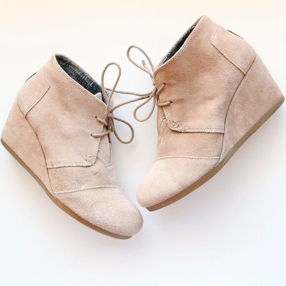 Toms Taupe Suede Leather Wedge Heel Lace-up Ankle Boots Booties Size 8 - Picture 1 of 16